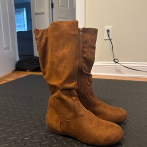 Women's Tan Suede Boots